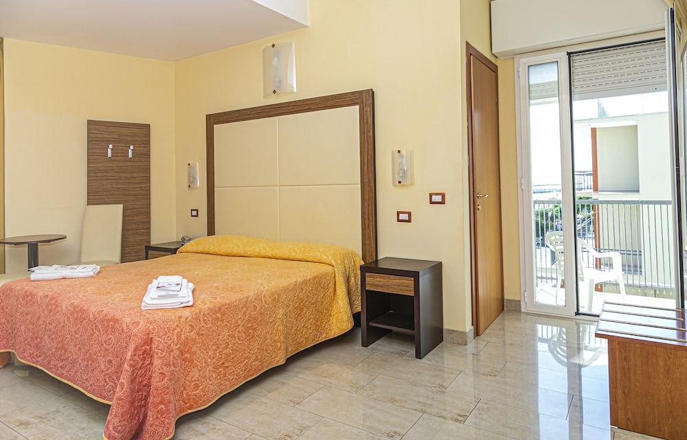 Hotel Ambasciatori เบลลาเรีย-อีเจอา มารีนา ภายนอก รูปภาพ